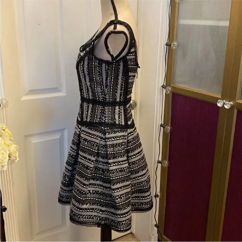 Milly Elegant Black and White Patterned Dress, US4 - Picture 7 of 12
